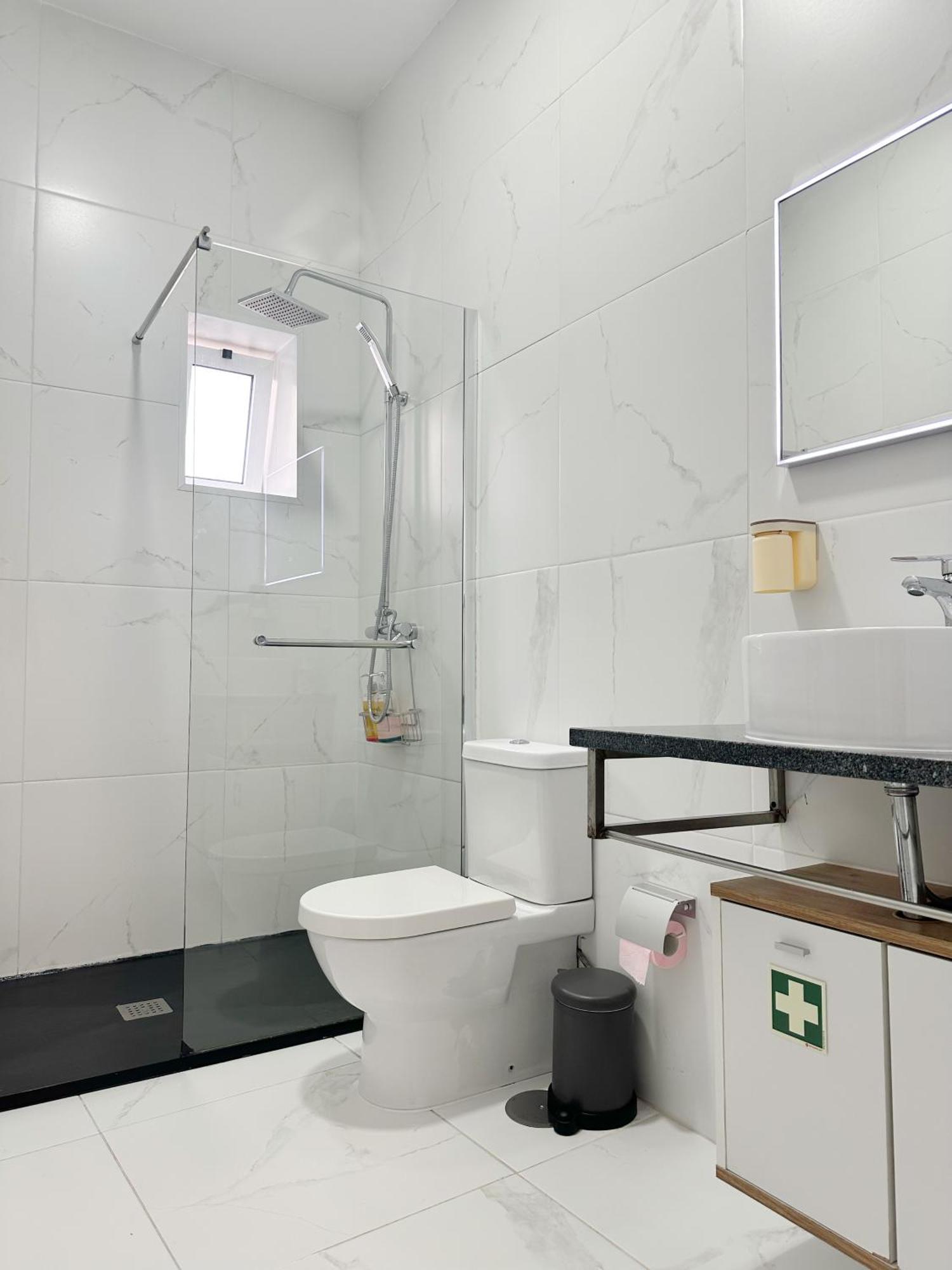 Central Cozy Stay 2 Ac Near Metro Porto Luaran gambar