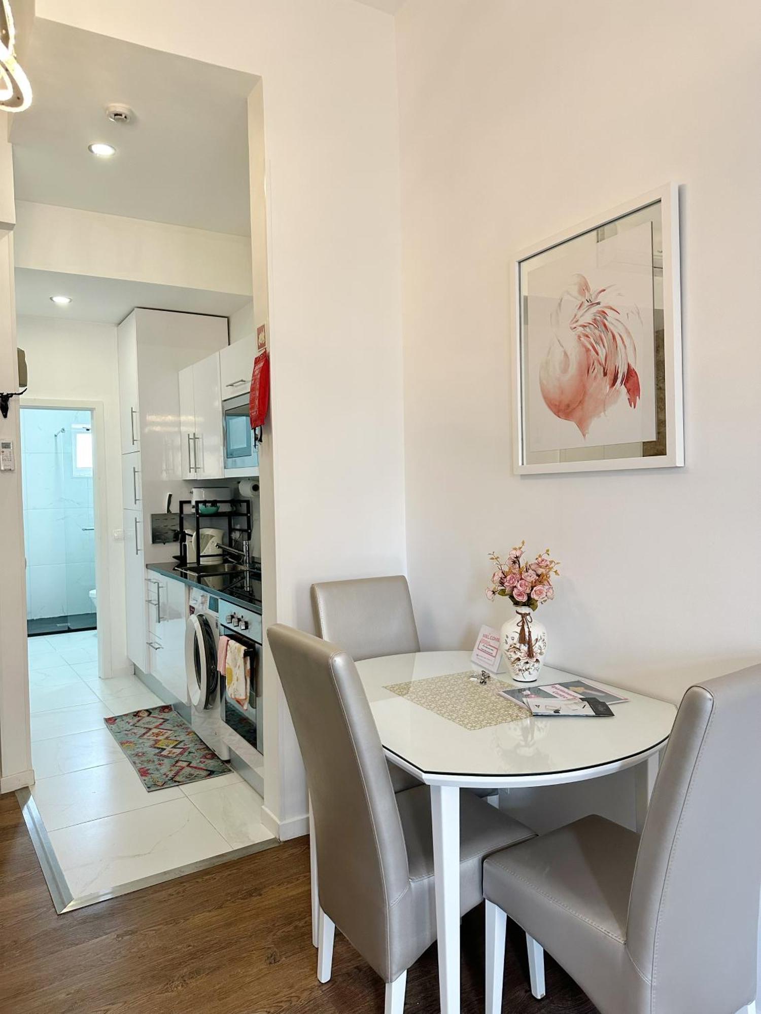 Central Cozy Stay 2 Ac Near Metro Porto Luaran gambar
